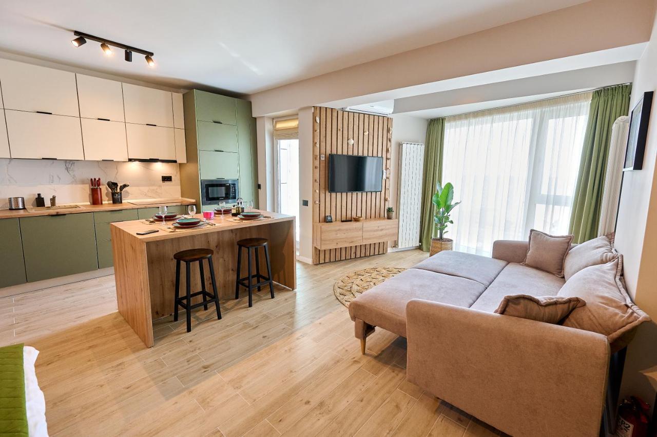 Studio Cornelia Seaview Spa&Pool In Infinity Beach Resort Mamaia Exterior photo
